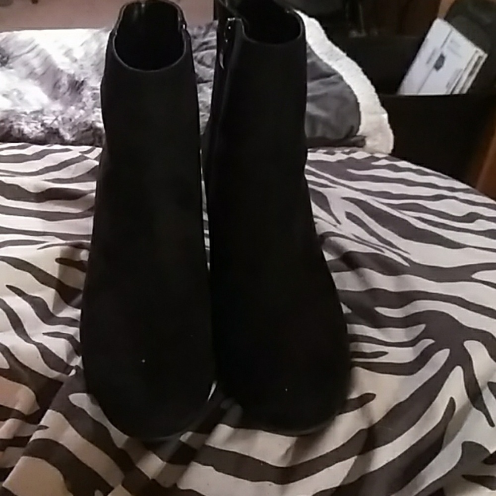 GREAT DEAL!!!  Size 9 Black Suede Ankle Boots